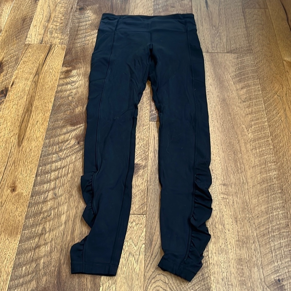 Lululemon Woman’s Black Leggings